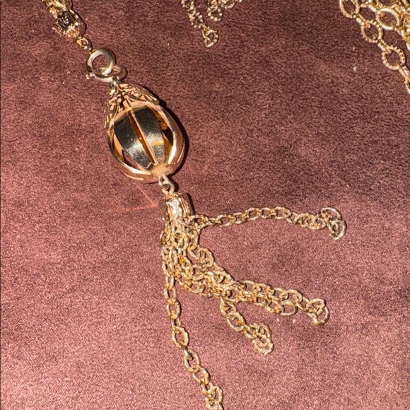 AVON Tassel wrap around/knot necklace ๐โโฌ 36โ long Chain 3.5โ tassels - Picture 5 of 6